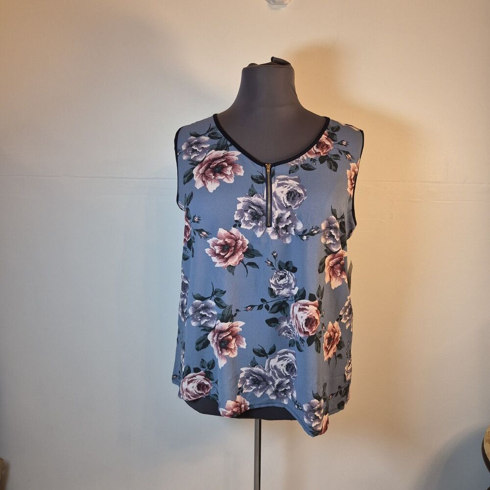 Modern Attraction Women's 2X Blue Floral 1/4 Zip Sleeveless Top